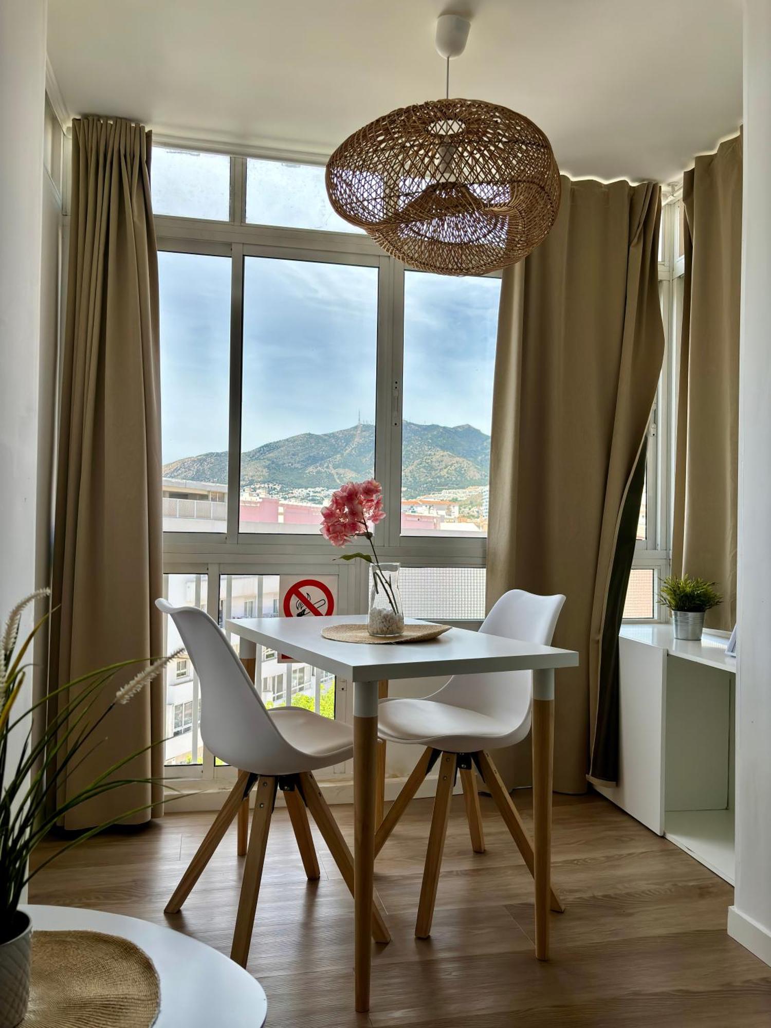 Apartment Ar - And Modern In Benalmádena