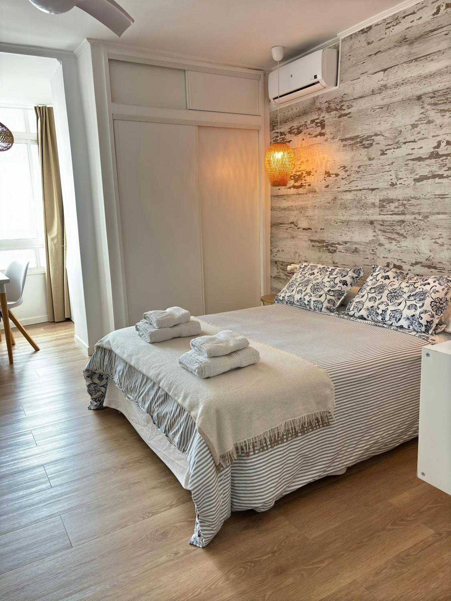 Apartment Ar - And Modern In Benalmádena